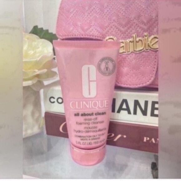 Clinique Pink and Pink Skincare - Picture 6 of 8